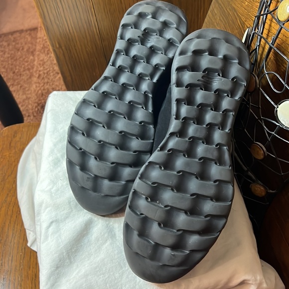 SKECHERS SHORTIE BOOTS - Picture 7 of 7